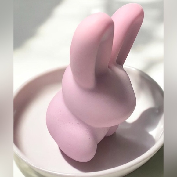 Vanilla sugar soap handmade Pink Bunny 4x2in 7oz shea butter & coconut oil based - Picture 2 of 3